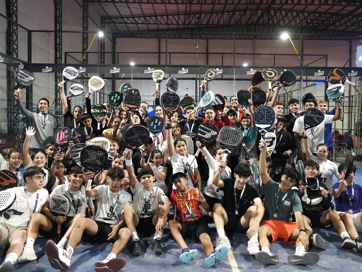 La tercera fecha en Río Cuarto, Córdoba fue una verdadera fiesta del pádel: llena de emoción, pasión y momentos que quedarán grabados para siempre.

El futuro que se está construyendo.

Nos vemos en Córdoba Capital, del 13 al 16 de junio… porque esto sigue.

#APA