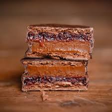 Petru13eth's tweet photo. @nicolasmaggi87 Chacra Los Retamos, un alfajor de la comarca andina, sin mas que agregar, increíbles. https://t.co/NOEVqn6OV0