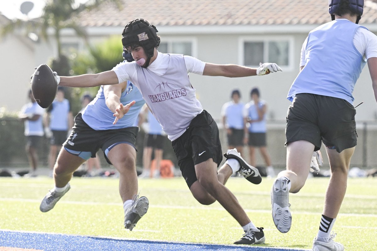 elmodenafb's tweet photo. Action shots from the 7 on 7 tournament last Friday! Great day of getting better. @emfb_mitchell @SamuelJackett @ElModenaHS @Certified_j3yy3 https://t.co/pVQIAypblu