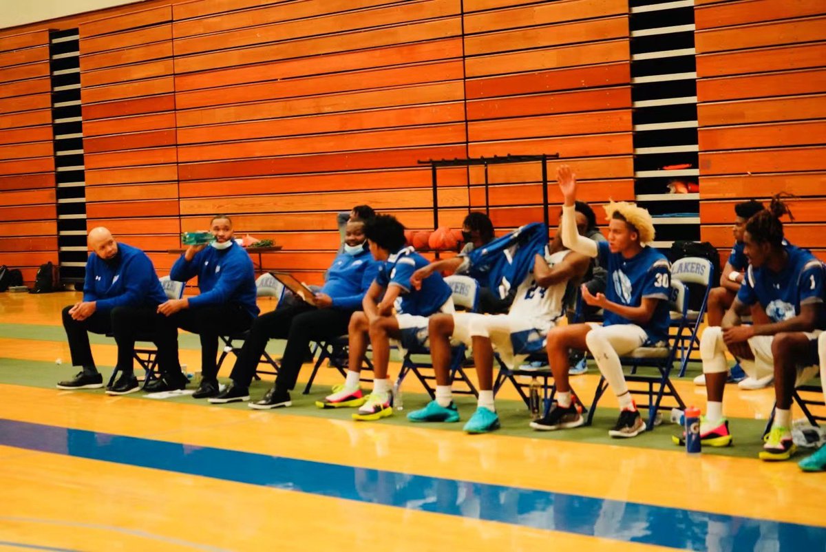 CoachT_2's tweet photo. 2 D1 wings
3 Coach of the year awards
1 D1 Assistant Coach
All on the same bench. Crazy how fast fliesโฆ#WhyNotLakeland ? https://t.co/onO6jFLi7C