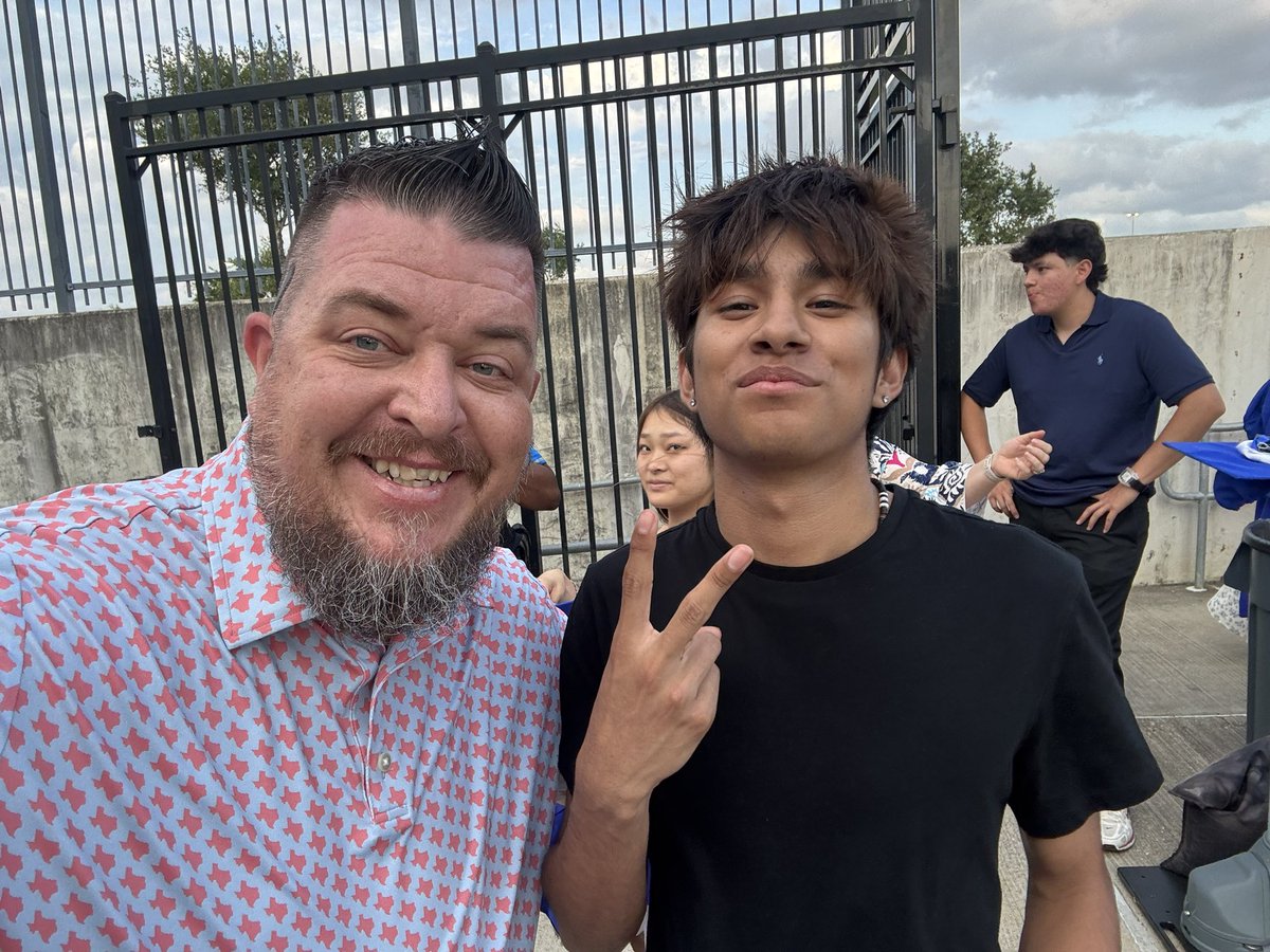 Coach Simmons tweet media