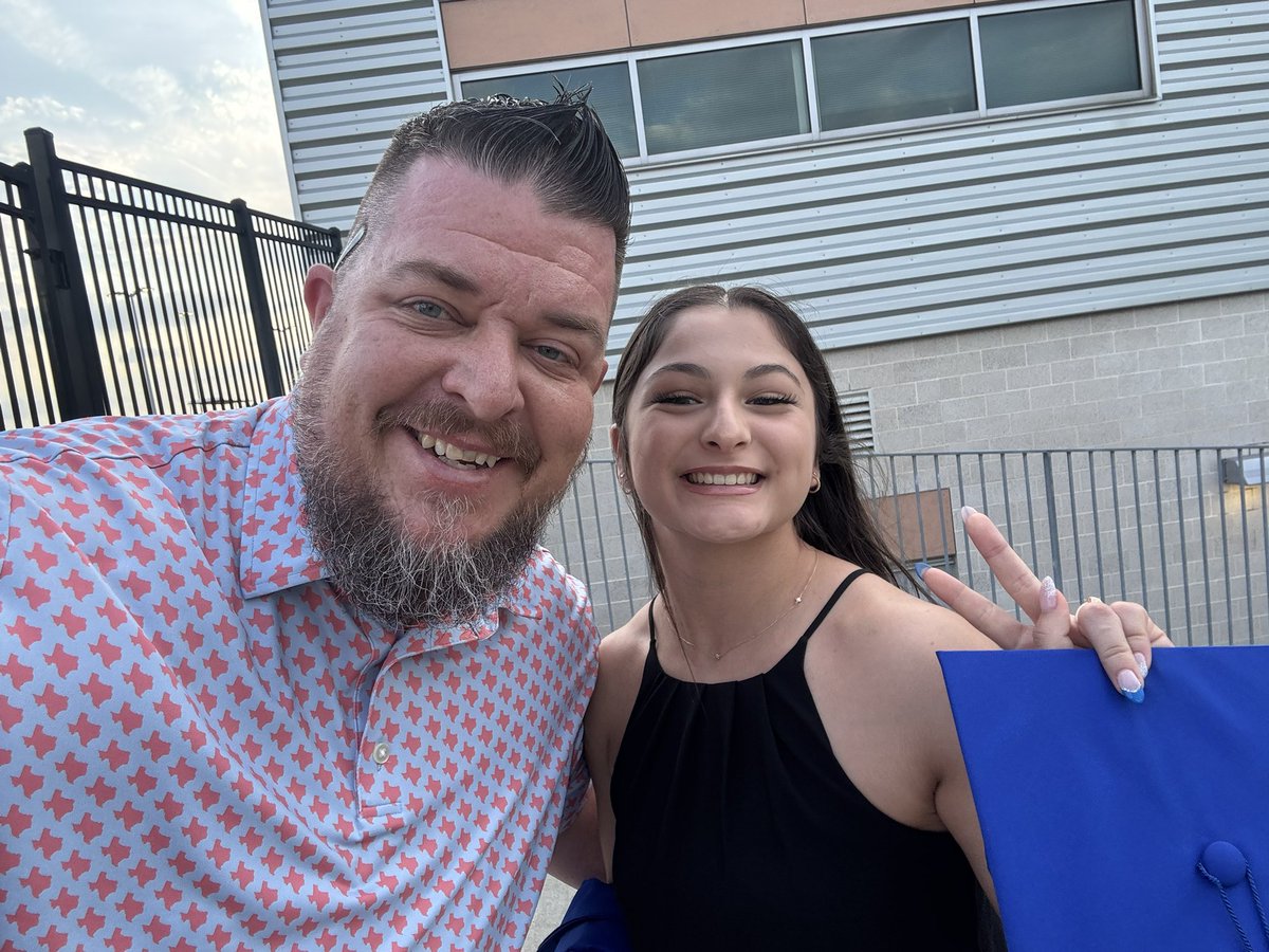 Coach Simmons tweet media