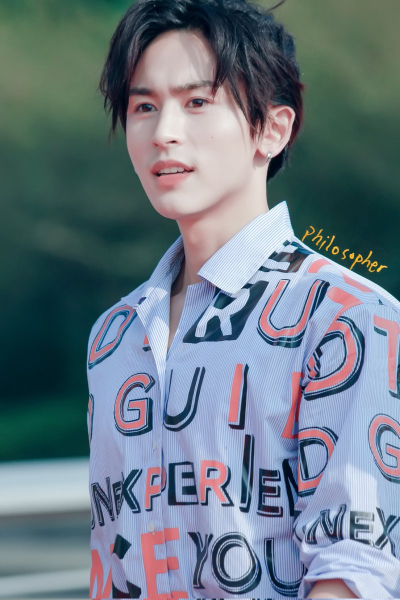 zzhgj4ever's tweet photo. เปิดเทอมใหม่ แต่ในใจเราคือคนเดิม💛
#AllFakeCantReplace_ZZH 
#LoveTheRealZhangZhehan
#ZhangZhehanIsNotZhangSanJian https://t.co/hhG7ppi6GM