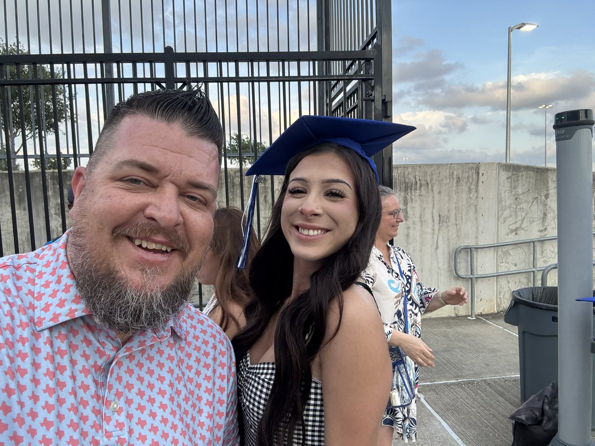 Coach Simmons tweet media