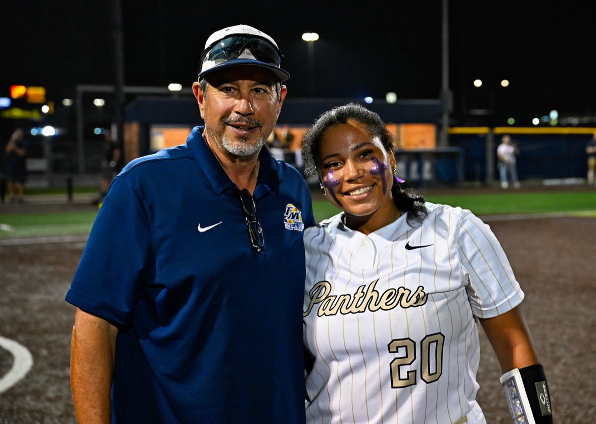 Can we have a standing ovation for this competitor 👏🏽👏🏽👏🏽  4 years of seeing this lady’s fight and grow into an absolute ⭐️ We’re happy for you and congrats on an outstanding HS career 🙌🏽🙌🏽 Good luck at ACU…May God Bless You 🙏🏽🙏🏽