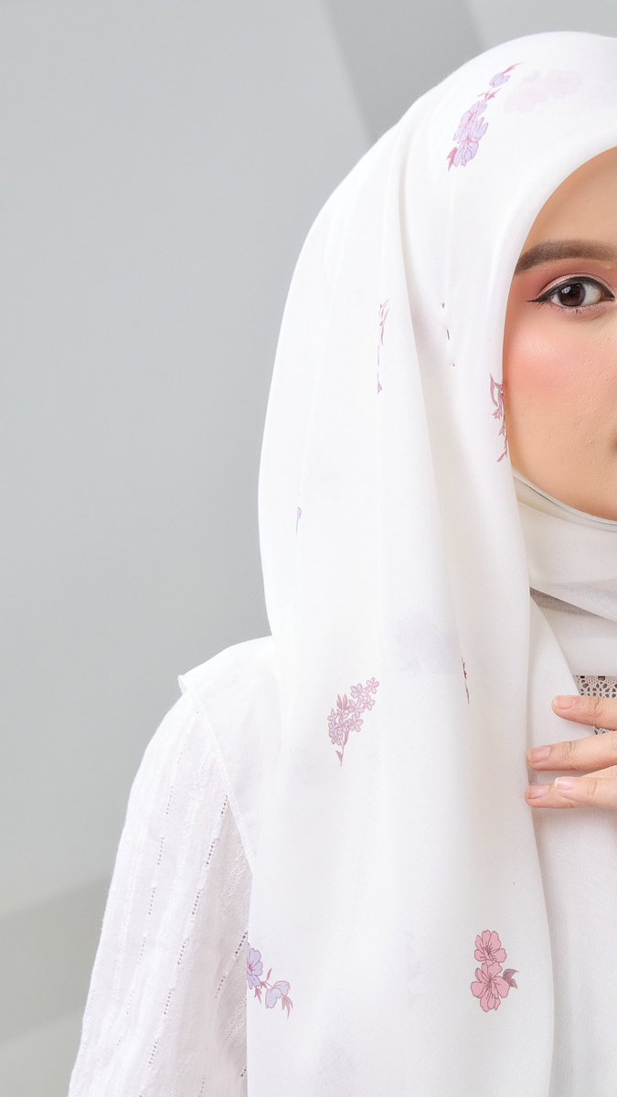 delllft's tweet photo. Macam biasa every collection from misriscarves tak pernah tak letopss 😭🫶🏻 Very minimalist and nampak expansive sangat tauu ✨

Kita share la sikit hint for #GleamGardenSeries this time around ada surprise untuk semua misriangels kesayang kita ❤️ https://t.co/rO4DLx0Ybo