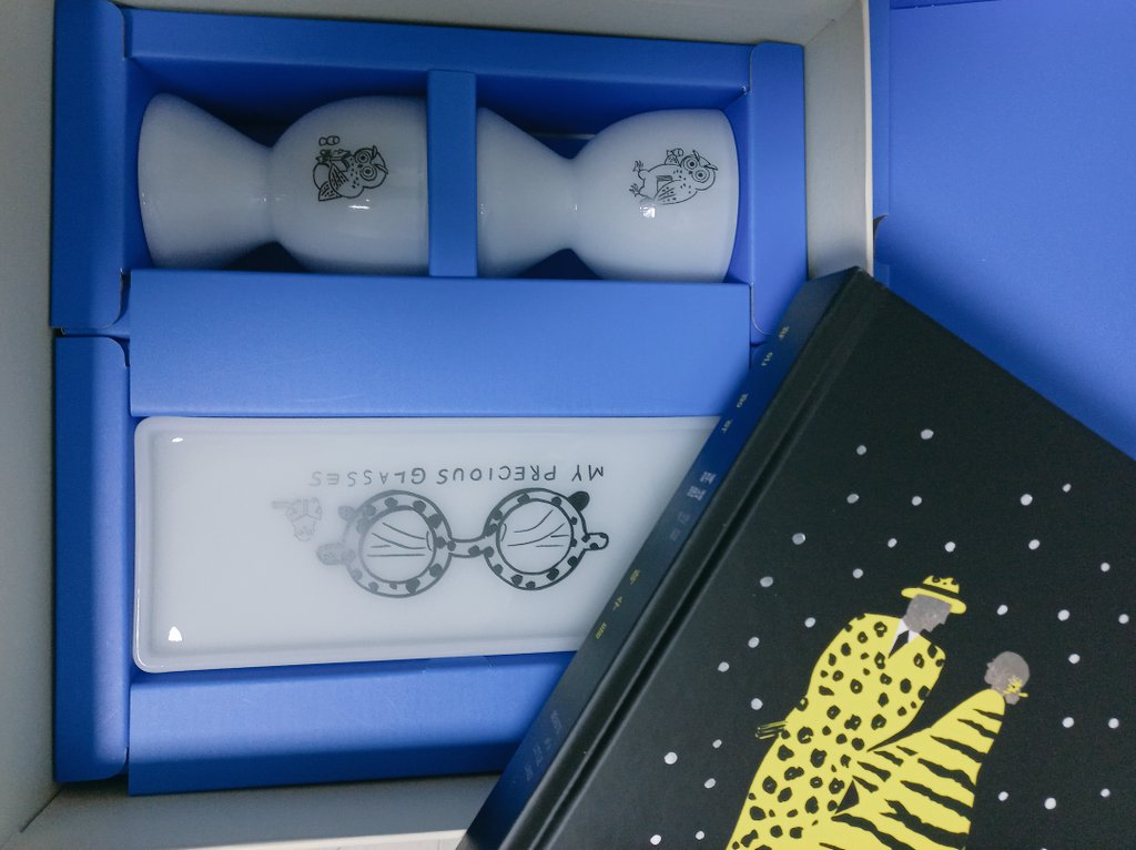 nanarr111's tweet photo. #교보문고 #Prestige_Lounge_Kit #교보문고프레스티지
2025 kit는 상자도 이쁘네요. 여러모로 신경써주셔서 감사합니다! 내년에도 등급 유지할수 있도록 노력할게요! https://t.co/mW1v4NnixY