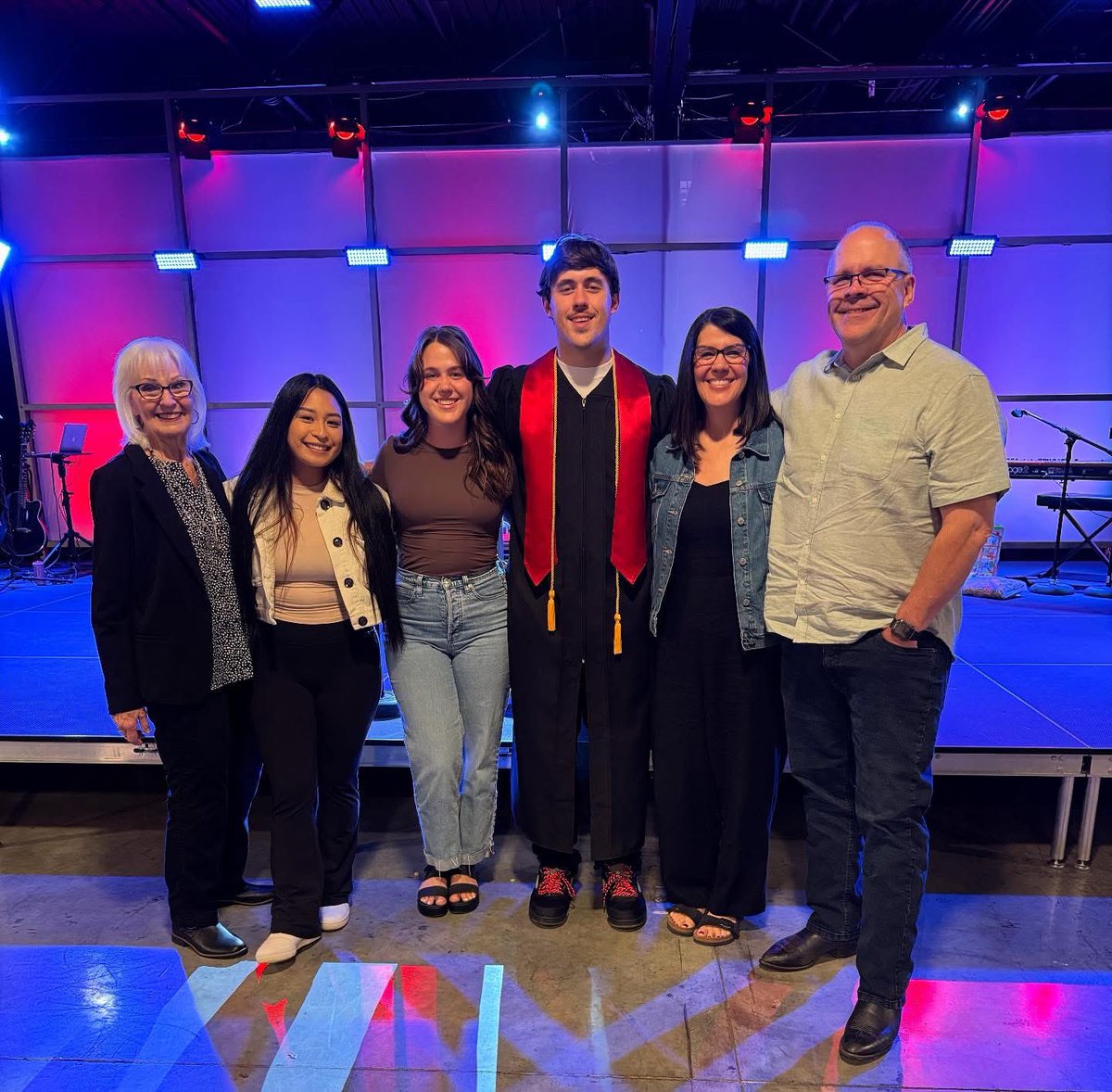 Mitch Robbins (@mitchrobbinsdc) on Twitter photo Congrats son. Good job getting your AA and graduating magna cum lada. Thank you PNWCC. Great experience, highly recommend their program! Next up William Woods!
<a href="/PNWCCFootball/">Pacific Northwest Christian College Football</a> <a href="/Derek_Robbins12/">Derek Robbins JUCO LB</a> Congrats son. Good job getting your AA and graduating magna cum lada. Thank you PNWCC. Great experience, highly recommend their program! Next up William Woods!
<a href="/PNWCCFootball/">Pacific Northwest Christian College Football</a> <a href="/Derek_Robbins12/">Derek Robbins JUCO LB</a>