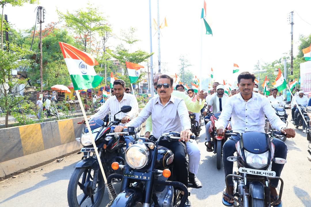 a_haribhau's tweet photo. मनामनात तिरंगा..
श्वासाश्वासात तिरंगा...
रोमारोमात तिरंगा.... 🇮🇳 🇮🇳

भव्य तिरंगा यात्रा,भुसावळ...

@BJP4India @BJP4Maharashtra
#OperationSindoor #TirangaYatra #Maharashtra #Bhusaval #तिरंगा_यात्रा https://t.co/LbizXGio8e