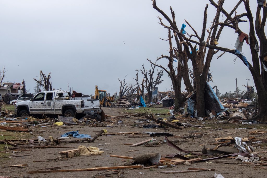 <a href="/NWSGoodland/">NWS Goodland</a> <a href="/MaxVelocityWX/">Max Velocity</a> <a href="/ryanhallyall/">Ryan Hall, Y’all</a> <a href="/ReedTimmerUSA/">Reed Timmer, PhD</a> Some Photos of the Damage in Grinnell,KS. More Photos will be uploaded later!