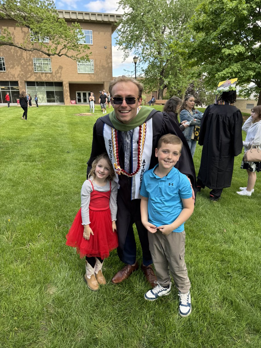 Jmar56's tweet image. There are fewer moments as proud for a coach than when your guys walk across the stage. So proud of this group of seniors that have given so much to their teammates and this program. Time for the next play!
#BeRed