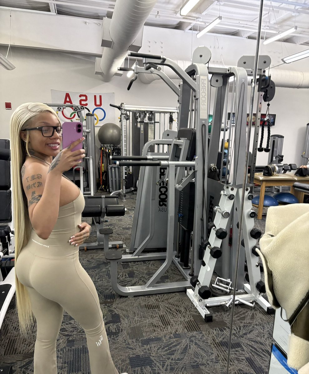 GloRilla 🦍 (@glotheofficial) on Twitter photo 