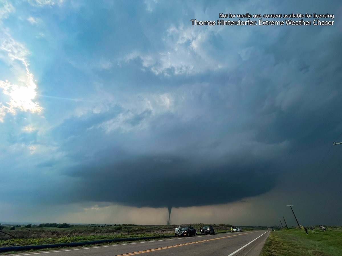 We were lucky enough to be part of through chaser mosh pit that scored multiple tornadoes near #Arnett, Oklahoma #okwx