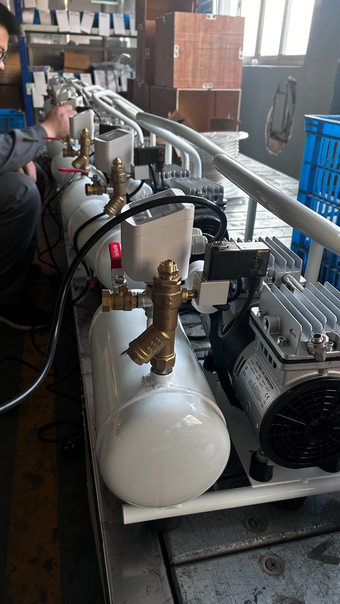 sunsourceair's tweet image. Sunsource&apos;s portable oil-free vacuum pump is quiet, clean, and maintenance-free—perfect for medical, lab, and industrial use.
📚Website: sunsourceoilfree.com
📩E-mail: trade@chinafengbao.com
📲WhatsApp: wa.me/8618869099999

#aircompressor #vacuumpump #oilfreeaircompressor