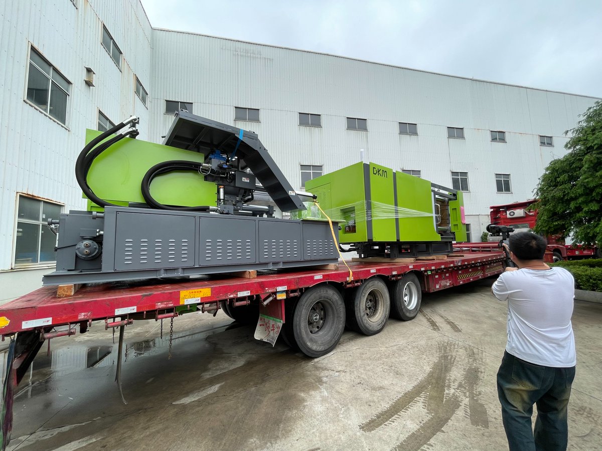 DKM_Machinery's tweet photo. Three sets of DKM650SV machine are shipping to our customer from Uzbekistan, bring more value to customer.
If you are interested in our machine, pls contact us.

Martina 
Email: contact@dakumar.com
Phone/whatsapp: 0086+152 1580 7221 https://t.co/dgw0P1wcS9