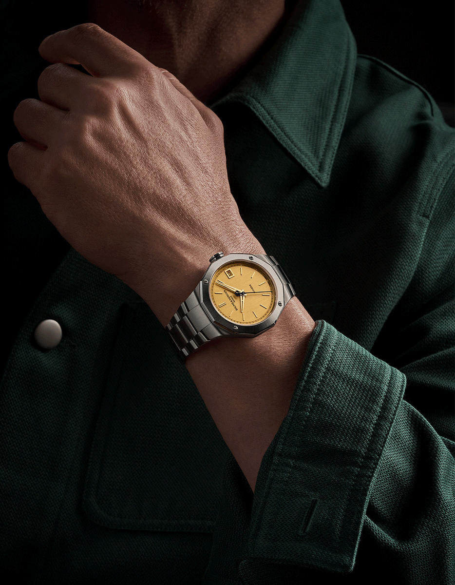 Chronoflam's tweet photo. Riviera 10822
39 mm, Automatic, Stainless steel case, luminous vertical brushed gilded dial, Date aperture at 3 o'clock, 5 days Power Reserve, Fast Strap technology - Interchangeable strap system.
--
#BaumeEtMercier
#TheArtOfBalance
#Form
#Function
#Heritage
#Riviera https://t.co/khO3F2pFq6