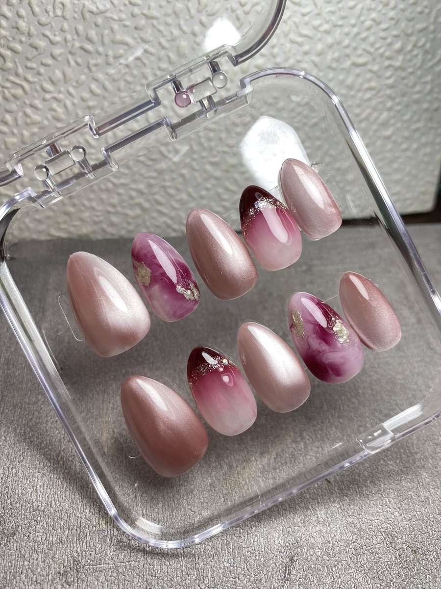 pixiee_archive's tweet photo. Open Custom Press On Nails Start from 40k 🫶🏻🌸🩷 
Bisa disesuaiin ukuran kuku &amp; kirim seluruh 🇮🇩 by oyen ☝🏻
Katalog &amp; inspo bisa check instagram @/aleen.studio 😍 https://t.co/HzouCzGmPH