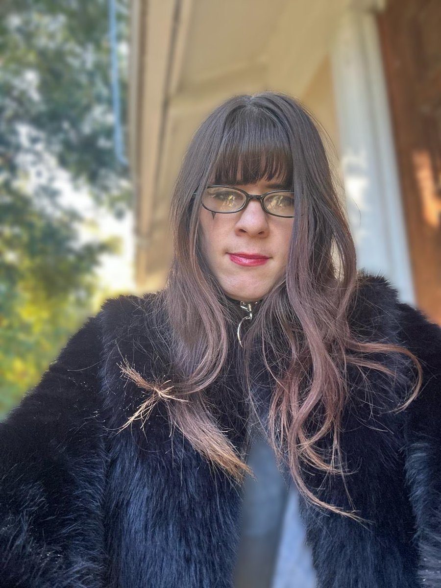 Boobles2oo3's tweet photo. Embracing a Refined Goth Aesthetic: Feeling Chic, Cozy, and Loving the Look Today. #CozyGoth
#WarmGoth
#ElegantGoth
#ChicGoth
#MakeupLook
#MakeupLove
#GothStyle
#GothFashion
#MyStyle
#TodayIAmWearing
#GothBeauty https://t.co/OIorfqLfkV