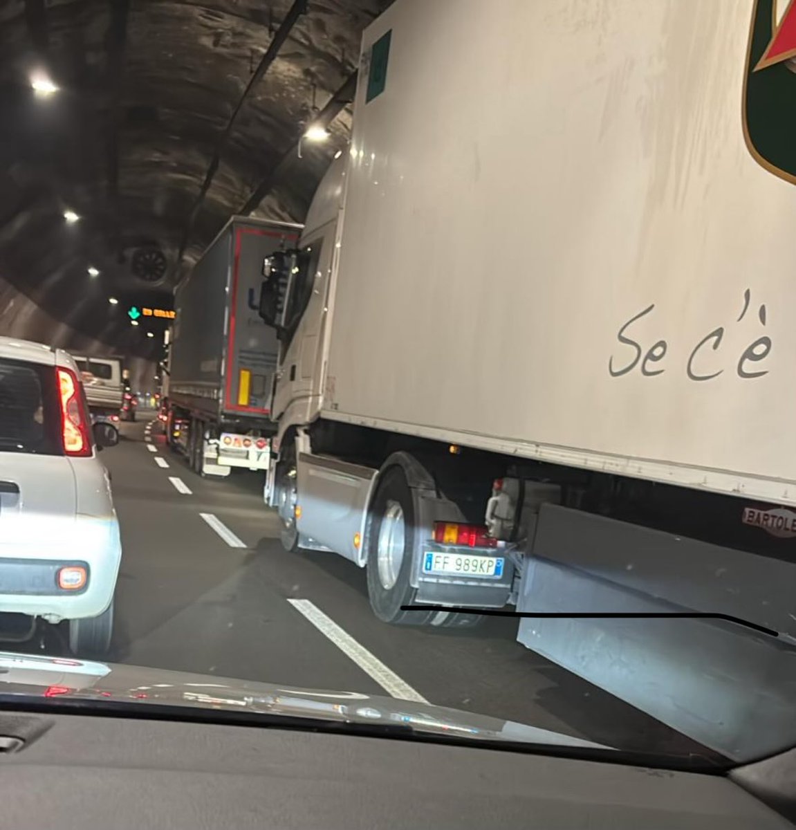 Frik70's tweet image. #Superstrada #orte #terni semplicemente SCANDALOSO nel 2025 non saper gestire dei lavori stradali per evitare di tenere prigionieri e ostaggi gli automobilisti. Chi è il #ministro competente? Ah … scusate!