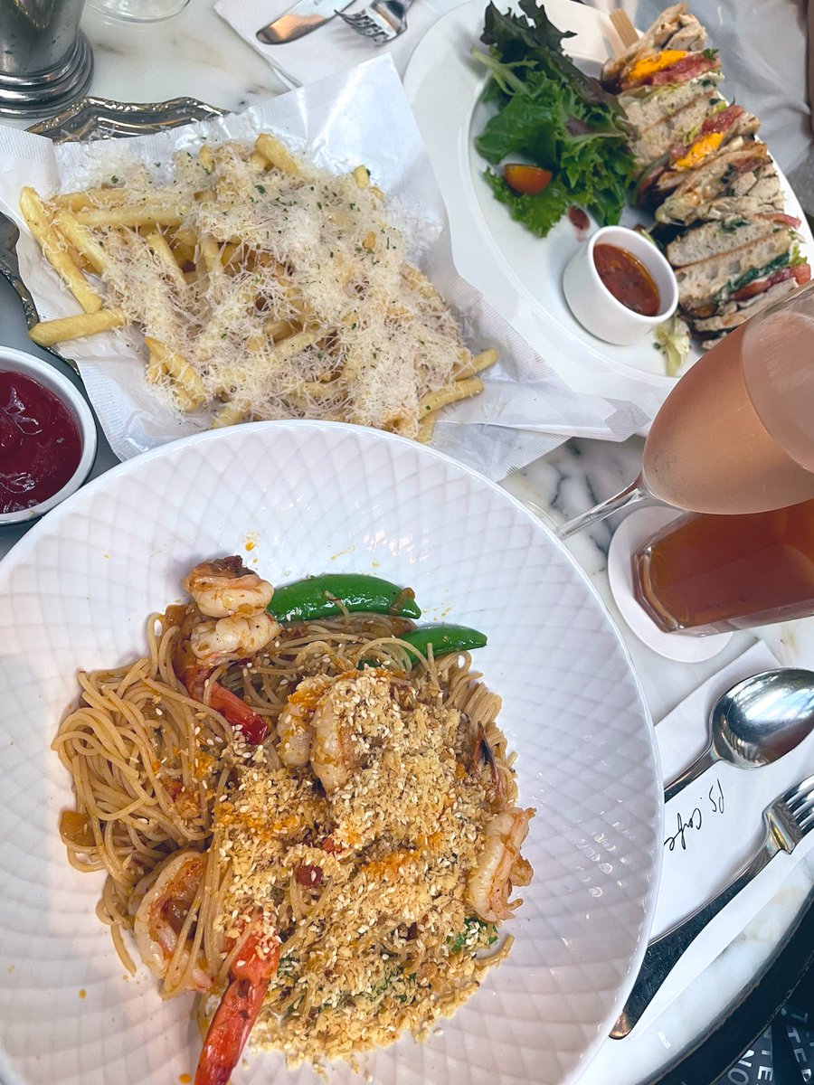 hikaru80703's tweet photo. PS Cafe 美味しかったぁ😋 Truffle Friesまた食べたいわ😍
#pscafe #rafflescity https://t.co/zBDTloFGPo