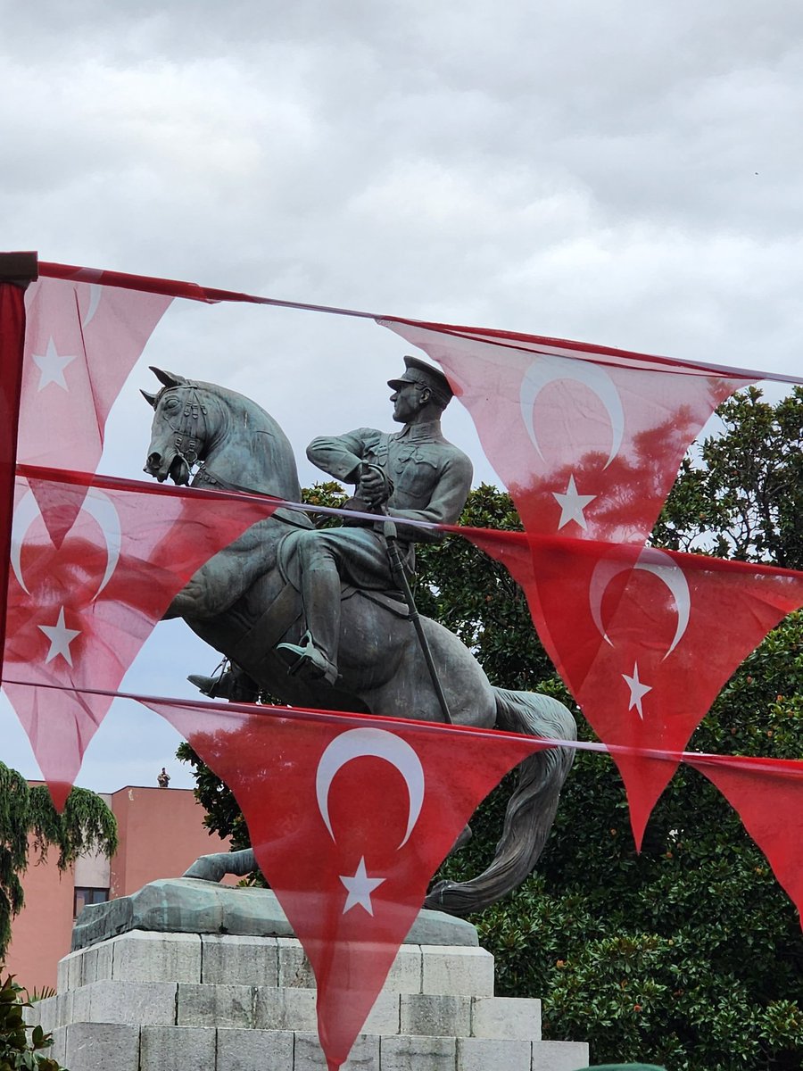 erolyasar's tweet photo. 🇹🇷 “19 Mayıs Atatürk’ü Anma, Gençlik ve Spor Bayramı”mız kutlu olsun! 🇹🇷 https://t.co/cNoq8J8WHm