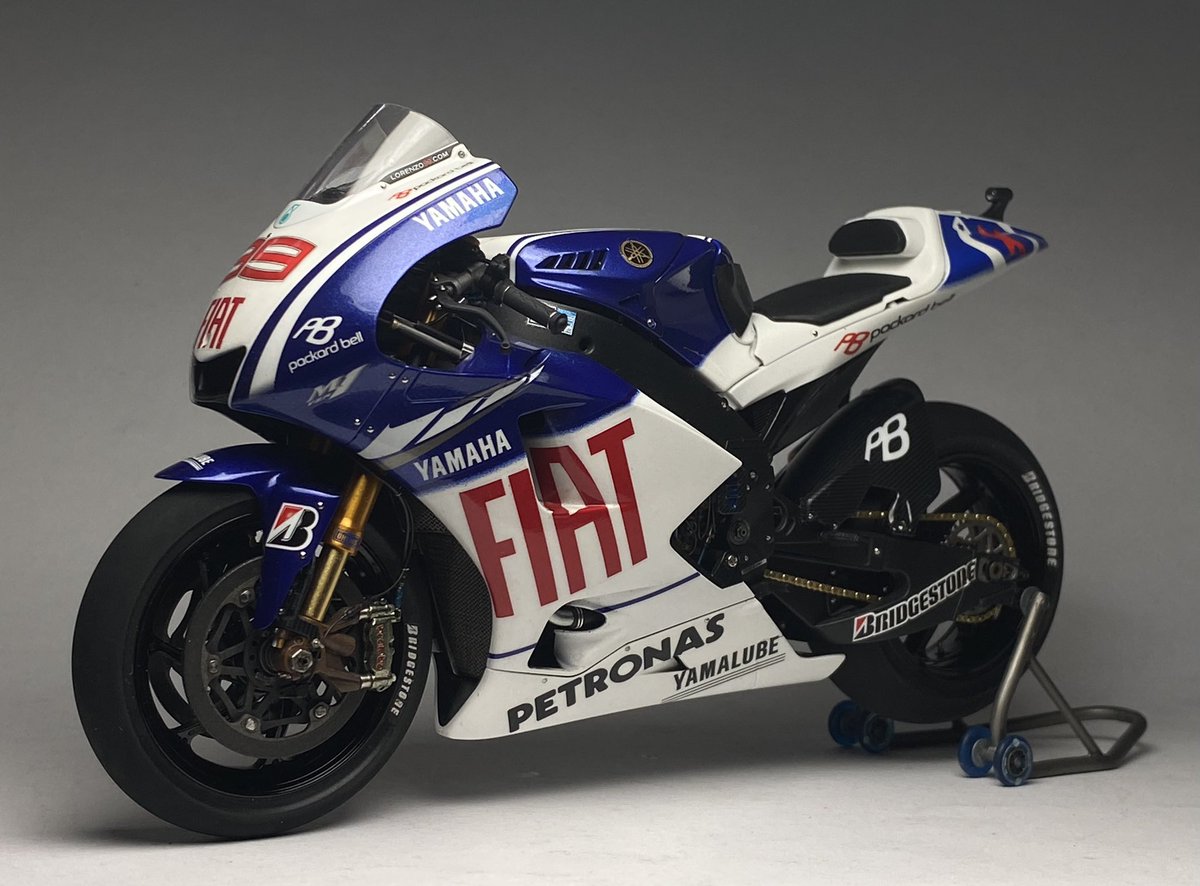 masahirom_mm's tweet photo. TAMIYA 1/12 '09 YZR-M1 #99
昨日と一昨日展示させてもらいましたM1のカウルを付けた状態、静岡の展示状態ではない角度で撮ったものをアップしますので、よろしければご覧ください!
#バイク模型が好きだ
#ModelerGP
#静岡ホビーショー2025 https://t.co/6e7jav15YC