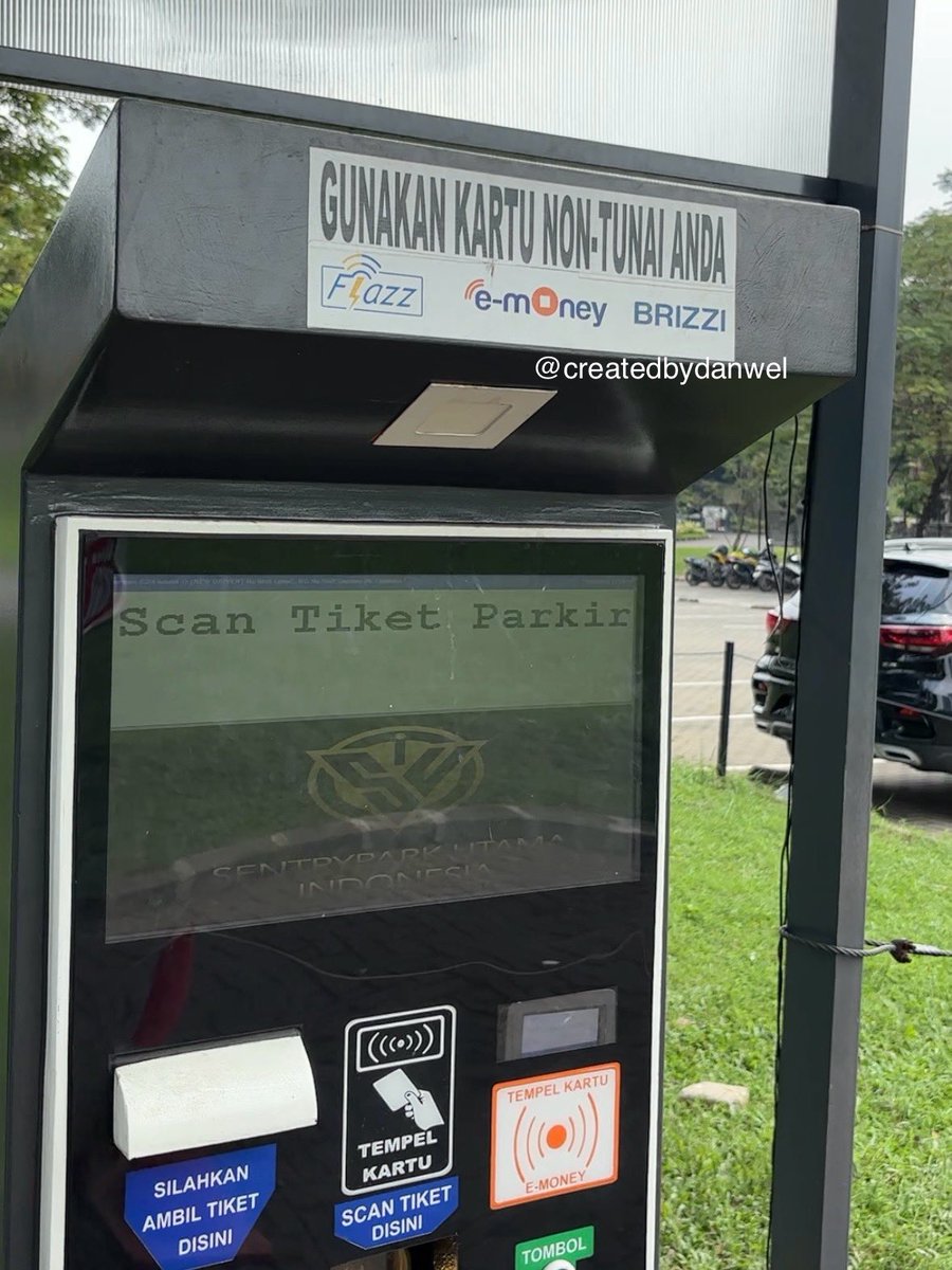 createdbydanwel's tweet photo. Kata petugasnya, buka 24 jam loh 💪 Tarif maksimal motor 10K dan mobil 16K 👏 https://t.co/UlUFIygBwu