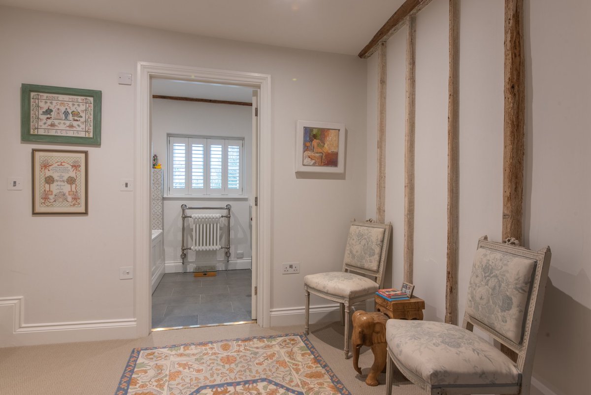 JamieLedwith's tweet image. Unfathomably busy this week with property shoots, floor plans and 3D tours - everyone wants to sell their houses at this time of year. Who you gonna call? 

Don't call the Ghostbusters. Call me.

#interiordesign #photographers