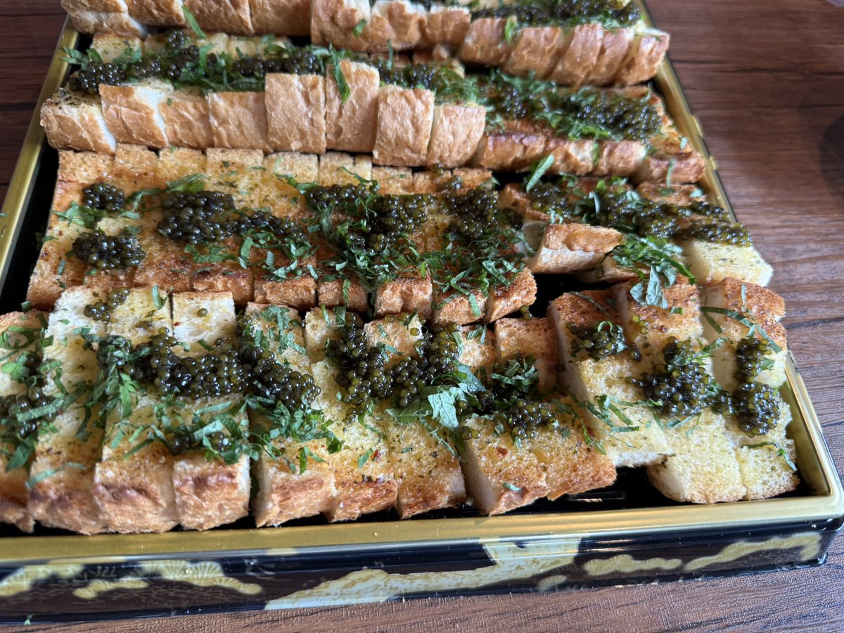 deepred241's tweet photo. 昨日は高円寺@trian_bar にて飯会。
牛タン、ラム、キャビアとメチャクチャ豪華！
チートデーにして、堪能させて頂きました！ https://t.co/JFeCh7SBM0