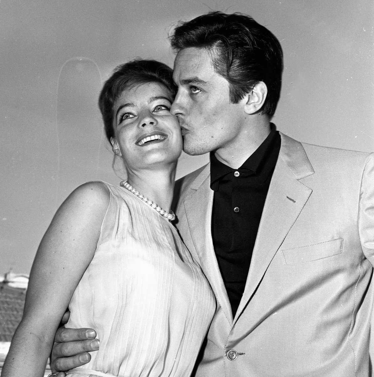 HasanSaybir's tweet photo. Romy Schneider
Alain Delon https://t.co/kvvogtxUZ1