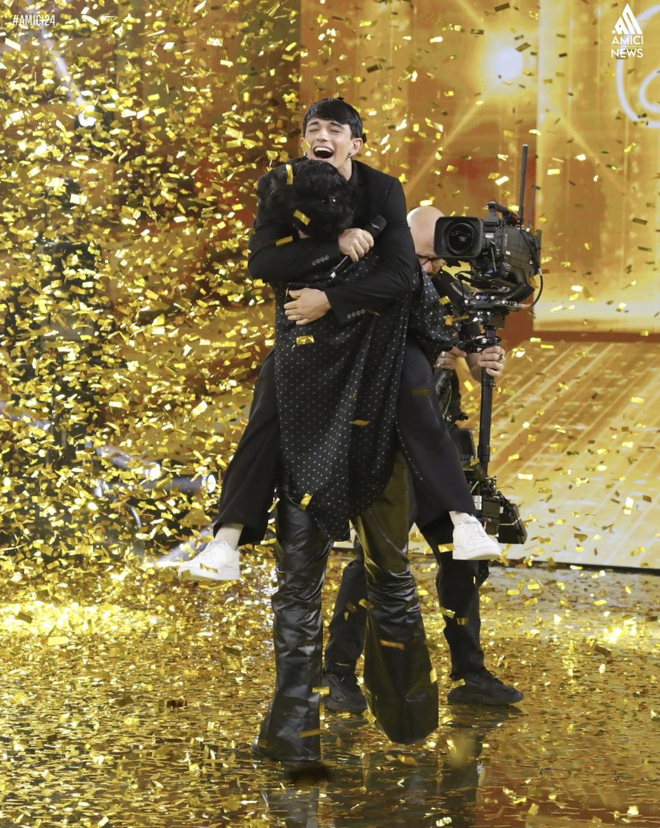 Che bellissima questa foto 😭😭😭❤️