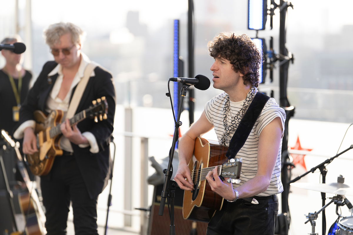 VirginRadioUK's tweet photo. Watch The Kooks rock the top of the tower on the Virgin Radio UK YouTube channel ⤵️
https://t.co/5JXiDoKn0C

@thekooksmusic @VirginRed https://t.co/2YQfmct5U6