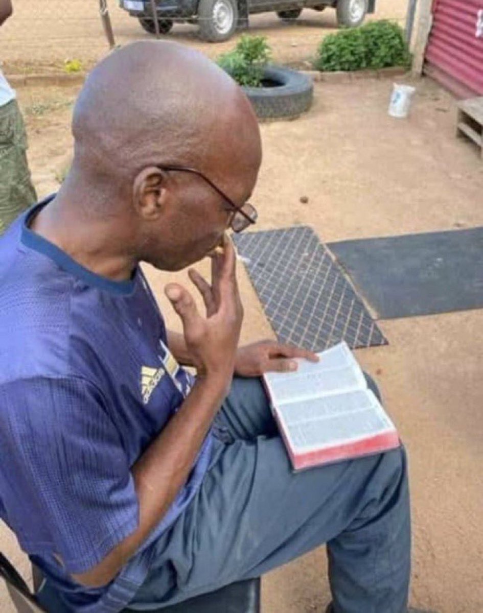 Uzavuge hose ko aruwo kwizerwa,kontawamwiringiye wakozwe n'isoni,ko ntayindi nshuti imeze nka YESU, niwe byiringiro bidakozisoni.