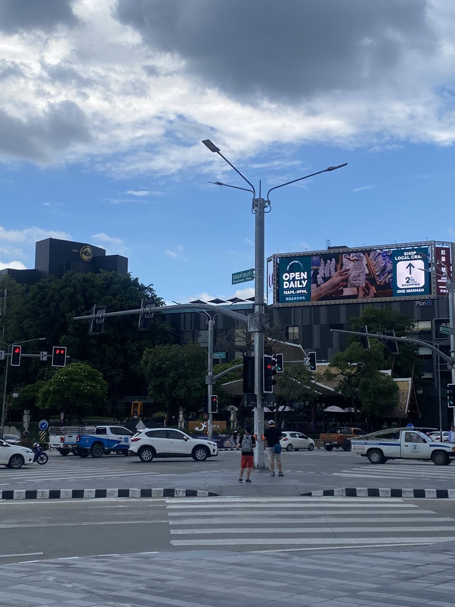 ยังไม่อยากกลับเลย 😢