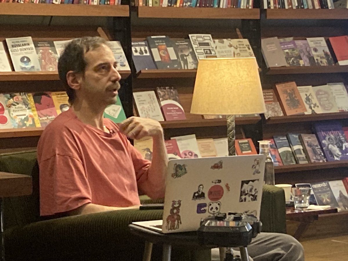 archiveIST tweet media