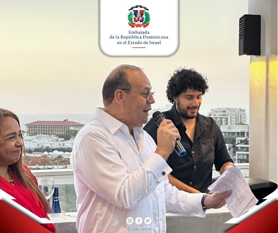 RDenIsrael's tweet photo. 🇩🇴 Con motivo de la presentación de Cartas Credenciales ante el Presidente de Israel, el Embajador Olivio A. Fermín Fermín sostuvo un emotivo encuentro con la diáspora dominicana residente en Israel. 🤝🇮🇱 https://t.co/XEitZRv6BR