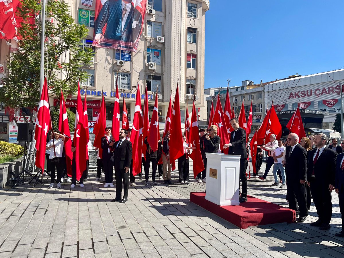 Esenyurt İlçe Millî Eğitim Müdürlüğü (@esenyurtmem) on Twitter photo 🇹🇷 19 Mayıs Atatürk'ü Anma Gençlik ve Spor Bayramı münasebetiyle Esenyurt Cumhuriyet Meydanı'nda Atatürk Anıtı'na Çelenk Sunma Töreni gerçekleştirildi.
<a href="/tcmeb/">Millî Eğitim Bakanlığı</a> <a href="/Yusuf__Tekin/">Yusuf Tekin</a> <a href="/tcesenyurt/">Esenyurt Kaymakamlığı</a> <a href="/CobanogluF/">Fatih Çobanoğlu</a> <a href="/istanbulilmem/">İstanbul İl Millî Eğitim Müdürlüğü</a> <a href="/MucahitYentur/">Murat Mücahit Yentür</a> <a href="/TayfunOzyolcu/">Tayfun ÖZYOLCU</a> 🇹🇷 19 Mayıs Atatürk'ü Anma Gençlik ve Spor Bayramı münasebetiyle Esenyurt Cumhuriyet Meydanı'nda Atatürk Anıtı'na Çelenk Sunma Töreni gerçekleştirildi.
<a href="/tcmeb/">Millî Eğitim Bakanlığı</a> <a href="/Yusuf__Tekin/">Yusuf Tekin</a> <a href="/tcesenyurt/">Esenyurt Kaymakamlığı</a> <a href="/CobanogluF/">Fatih Çobanoğlu</a> <a href="/istanbulilmem/">İstanbul İl Millî Eğitim Müdürlüğü</a> <a href="/MucahitYentur/">Murat Mücahit Yentür</a> <a href="/TayfunOzyolcu/">Tayfun ÖZYOLCU</a>