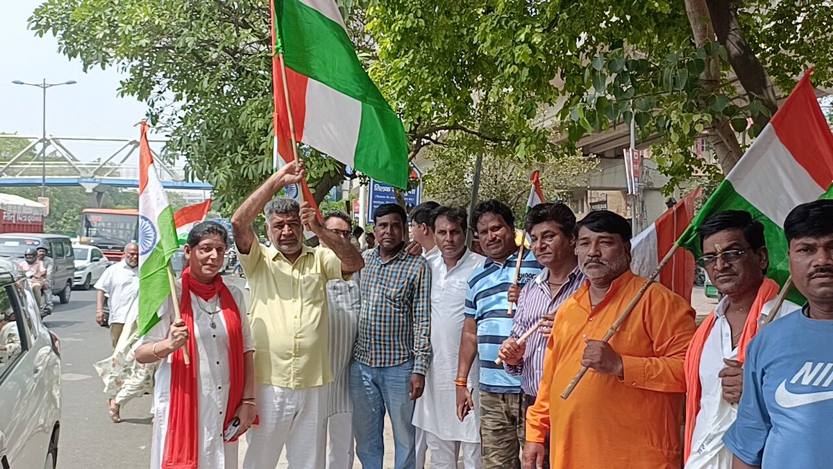 🇮🇳 भारत की शौर्यगाथा का उत्सव – तिरंगा यात्रा 2025 🇮🇳
 ऑपरेशन सिंदूर की गूंज और वीर सैनिकों के सम्मान में एक ऐतिहासिक तिरंगा यात्रा!
आज हमने कंधे से कंधा मिलाकर कदम बढ़ाए, तिरंगा लहराया और भारत माता के वीरों को श्रद्धांजलि अर्पित की।
यह यात्रा सिर्फ एक मार्च नहीं, राष्ट्रभक्ति की