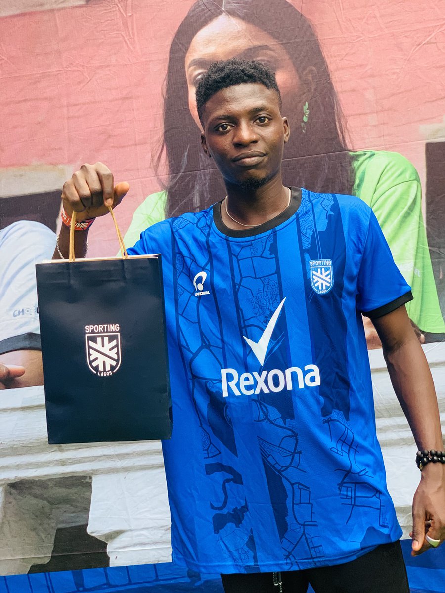 fg_sontov's tweet photo. What a wonderful performance at the MJA stadium yesterday, we played the best but was not enough 🫣
But I went home with a New Jersey won from the half time game(suuiiii)😂💙
Thank you @SportingLagos, @Sportingbluewav 💙💙💙💙💙
#sundaywithsportinglagos https://t.co/qQSijpCJpV
