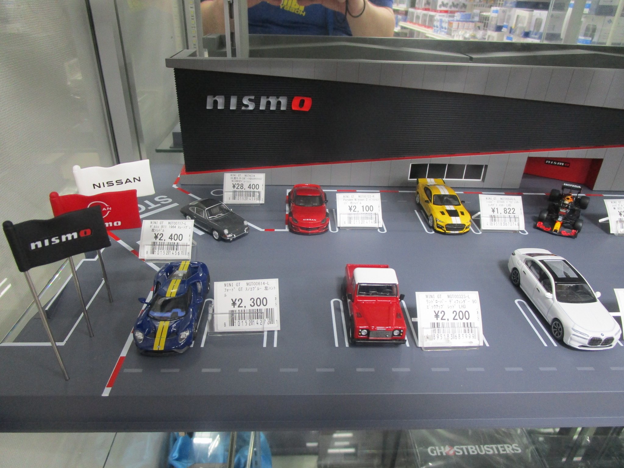 MINI GT 1/64 ジオラマ 日産モータースポーツ&カスタイマイズ TSM ミニGT 1/64 ジオラマ 日産モータースポーツ