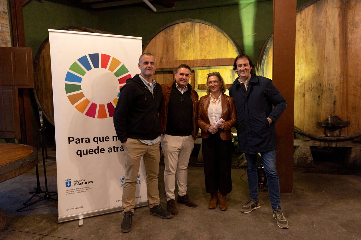 Repasamos el simposio sobre Gastronomía Circular y sostenibilidad alimentaria celebrado en Asturias escuchando a José Berasaluce y Claudia Polo. Charlamos con el barista Juan Andrés Lainez (Catlove), vencedor del Campeonato regional de Aeropress.
▶️go.ivoox.com/rf/147179222