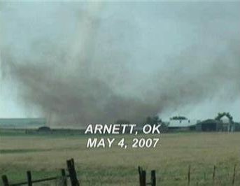 TornadoWIS's tweet image. Photos on the left: tornadoes that occurred on May 4, 2007

Photos on the right: tornadoes that occurred on May 18, 2025

Same towns, similar times, similar tornadoes. History nearly repeated itself tonight.