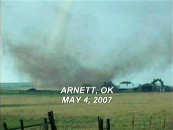 thebroderickwx's tweet image. May 4, 2007 vs May 18, 2025 - same towns, same time.