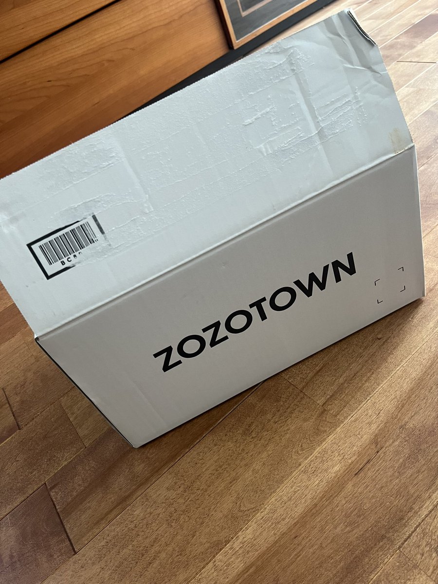 MSma1113's tweet photo. 子供服、イオンに行ったけどZOZOTOWNの方が選びやすいし安いし、、、で、同日に上の子と下の子の服を頼めばいいのに、上の子買った後に、下の子のも服の枚数足りないじゃんってなって（季節の変わり目あるある）
連日ZOZOTOWN様に届けてもらってたら、今日は白い箱✨当たりますように🙏
#ZOZOTOWN箱CP https://t.co/kPNIaz8wHs