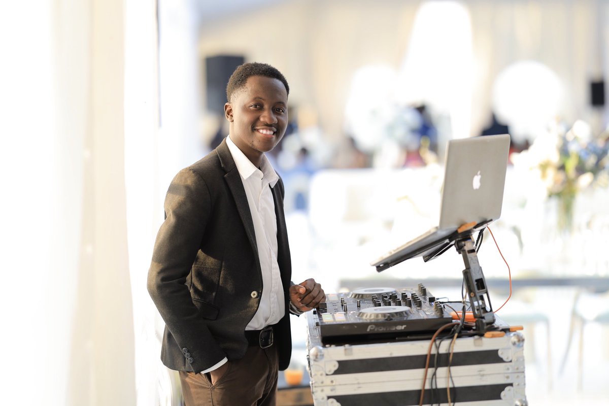 djbrayoselekta's tweet photo. Kevin Weds Joan Over The Weekend 
Glad To Have Provided DJ Services 

#weddingdj 
#weddingvibes✨💫☺️❤️ 
#weddingvibes❤️ 
#weddings 
#ugandanweddingdj 
#ugandanweddings https://t.co/uQJS1FSVu3
