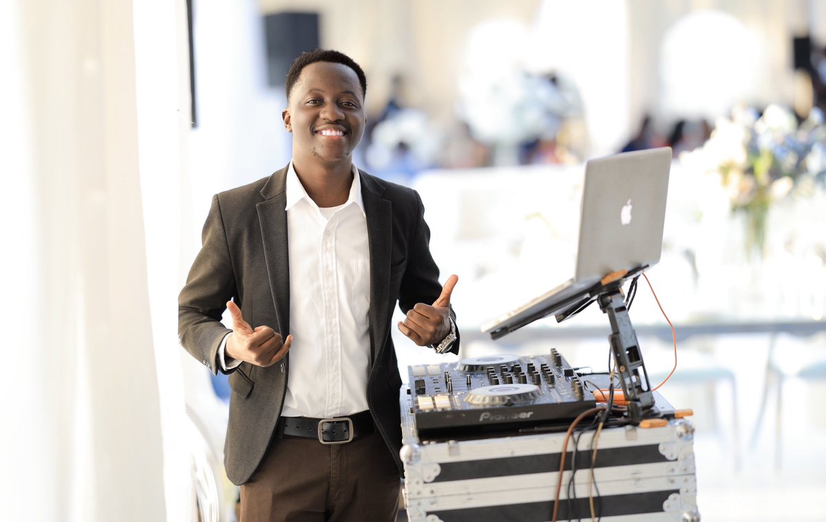 djbrayoselekta's tweet photo. Kevin Weds Joan Over The Weekend 
Glad To Have Provided DJ Services 

#weddingdj 
#weddingvibes✨💫☺️❤️ 
#weddingvibes❤️ 
#weddings 
#ugandanweddingdj 
#ugandanweddings https://t.co/uQJS1FSVu3
