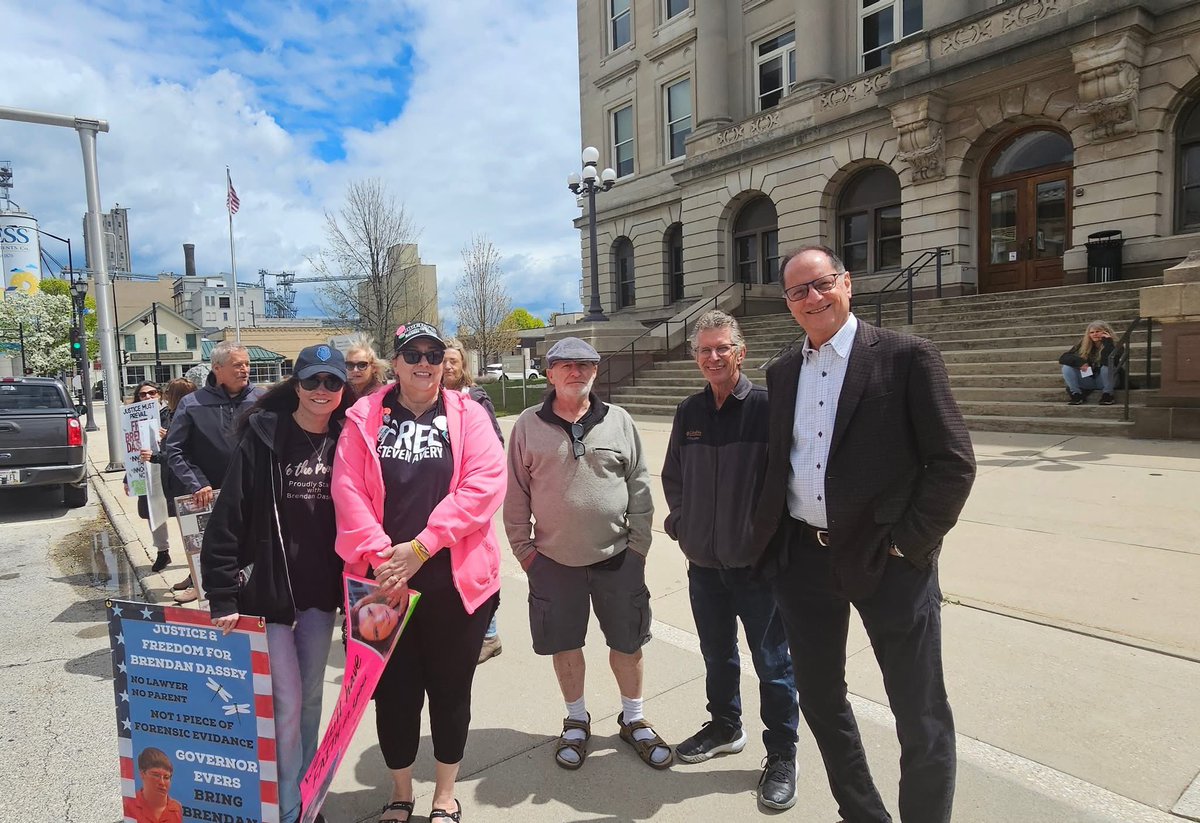 JButing's tweet image. Freedom Rally for Steven Avery &amp;amp; Brendan Dassey at Manitowoc County Courthouse on 5/17/25 brought supporters from as far away as London &amp;amp; LA. Many car driving by honked in support. It’s long past time to for WI or Fed CTs to correct this illusion of justice.
@ZellnerLaw #justice