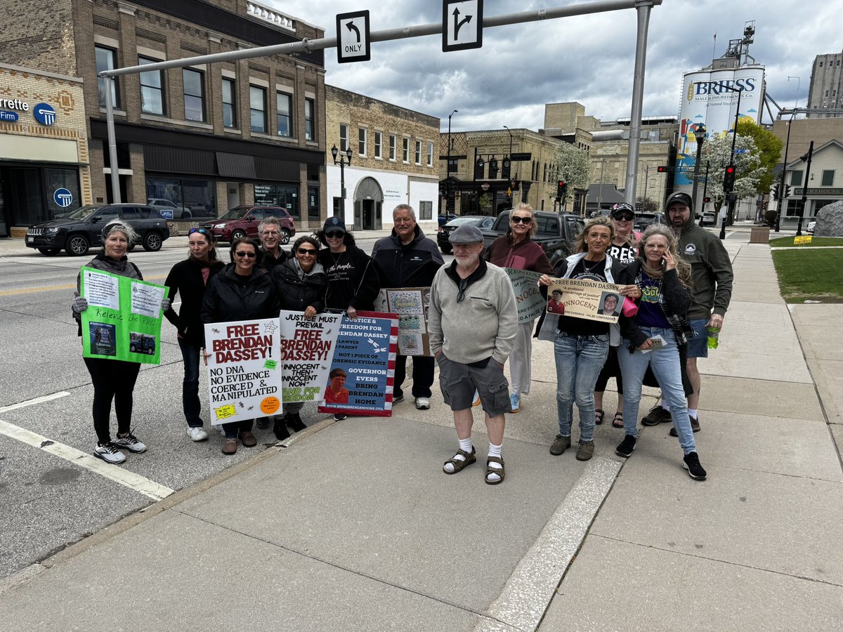 JButing's tweet image. Freedom Rally for Steven Avery &amp;amp; Brendan Dassey at Manitowoc County Courthouse on 5/17/25 brought supporters from as far away as London &amp;amp; LA. Many car driving by honked in support. It’s long past time to for WI or Fed CTs to correct this illusion of justice.
@ZellnerLaw #justice
