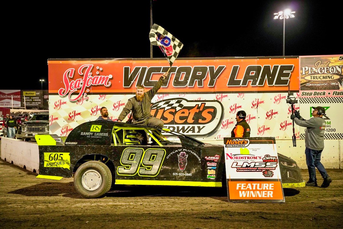 HusetsSpeedway's tweet photo. VICTORY RYAN DEBOER!! First time winner in our Nordstrom's Automotive Inc. Late Model Street Stock Division!! 👊🏽🔥 #HusetsSpeedway #NewWinner #LMSS https://t.co/6f2zctMHE7