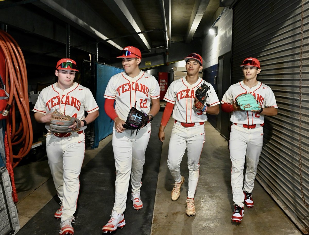 TheDiegoMorale1's tweet photo. Not a bad way to end my 4 years of being a Texan!! Had a chance to play the sports I love with my boys!! #Classof2025 @wbrayhs https://t.co/eZJF7Rj1iF